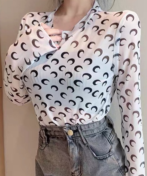 ampm(エーエムピーエム)の「シアートップス 月柄 ムーン柄 メッシュトップス シースルー チュールトップス(Tシャツ/カットソー・レディース・ホワイト/ブラック・FREE)」の1枚目の写真
