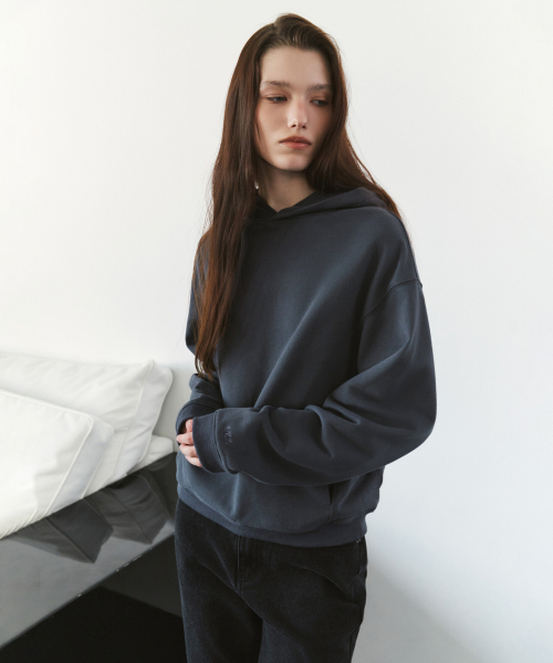 SIYAZU（シヤジュ）の「SITP5314 ヴィンテージ レギュラー フードTシャツ_Dust navy（パーカー・レディース・ダークネイビー・FREE）」の2枚目の写真