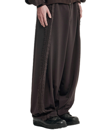 AJOBYAJO（アジョバイアジョ）の「Multi Lace Trim One Tuck Track Pants [DARK BROWN]（スウェットパンツ）」