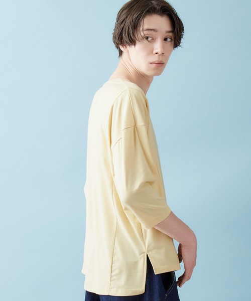 MONO-MART(モノマート)の「オーバーサイズドロップショルダー サイドスリット ヘムラインカットソー とろみカットソー/TRストレッチ(Tシャツ/カットソー・メンズ・ライトオリーブ/ピンク/オフホワイト/ブラック/グレー系その他/ブラウン系その他/ライトブルー/グレー系その他2/ネイビー/ライトイエロー/ベージュ/ブルー/ラベンダー/ワイン・FREE)」の7枚目の写真