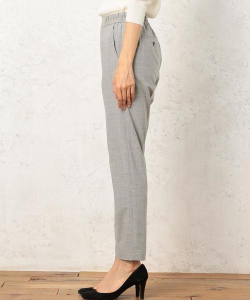 green label relaxing（グリーンレーベルリラクシング）の「KC スリムテーパード パンツ ◆（その他パンツ・レディース・ライトグレー/ブラック/ネイビー・40/38/36）」の11枚目の写真