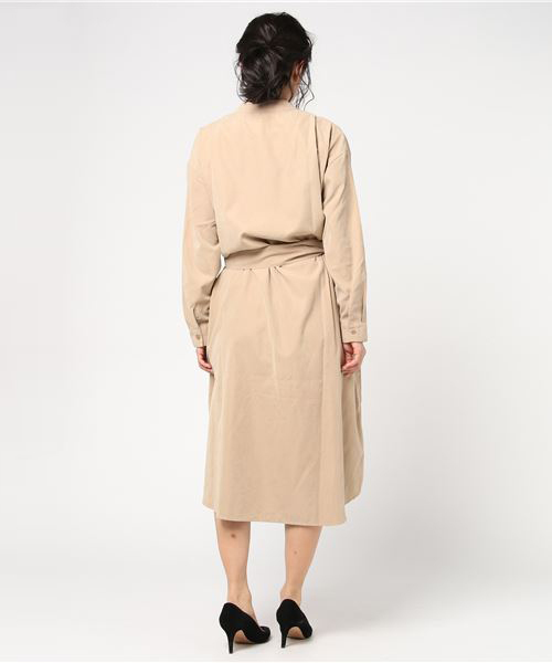 GeeRA(ジーラ)の「ピーチ起毛素材ロングシャツワンピース(ワンピース・レディース・ベージュ/ブルー・LL/M/L)」の5枚目の写真