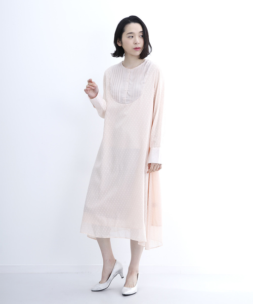 merlot plus(メルロープリュス)の「ピンタックノーカラーシフォンワンピース7377(ワンピース・レディース・ブラック/ピンク・FREE)」の6枚目の写真