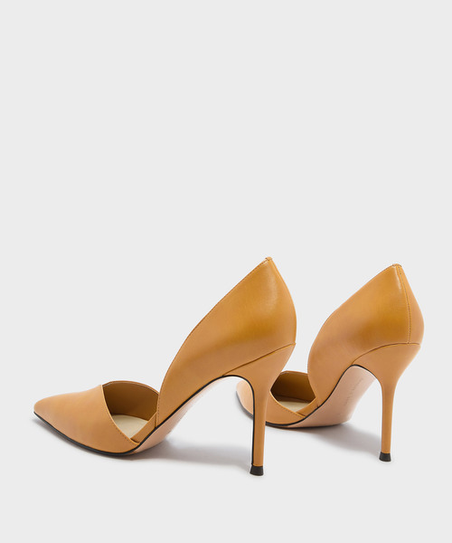 CHARLES & KEITH（チャールズ & キース）の「ポインテッドオルセースティレット / POINTED D'ORSAY STILETTOS（パンプス・レディース・ベージュ/ピンク/マスタード・22.5cm/23.5cm/23cm/24.5cm/25.5cm/25cm）」の8枚目の写真