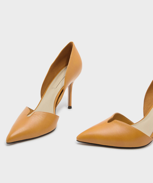 CHARLES & KEITH（チャールズ & キース）の「ポインテッドオルセースティレット / POINTED D'ORSAY STILETTOS（パンプス・レディース・ベージュ/ピンク/マスタード・22.5cm/23.5cm/23cm/24.5cm/25.5cm/25cm）」の9枚目の写真