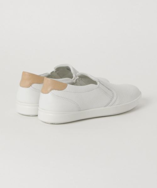 ECCO（エコー）の「ECCO LEISURE（スリッポン・レディース・ホワイト・38/36/37/39/35）」の2枚目の写真