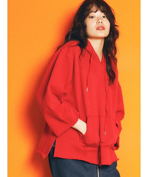 jouetie（ジュエティ）の「スリットBIGフーディー（パーカー・レディース・アイボリー/ブラック/レッド/ライトブルー・MEDIUM）」の4枚目の写真