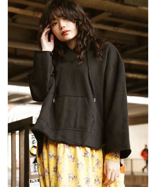 jouetie（ジュエティ）の「スリットBIGフーディー（パーカー・レディース・アイボリー/ブラック/レッド/ライトブルー・MEDIUM）」の20枚目の写真