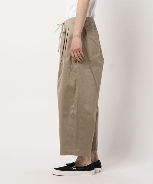 Journal Standard TRISECT(トライセクト)の「60/3 ギャバジン オーバーサイズ ツータック パンツ#(その他パンツ・メンズ・ベージュ・LARGE/MEDIUM/SMALL)」の2枚目の写真