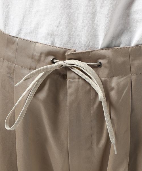 Journal Standard TRISECT(トライセクト)の「60/3 ギャバジン オーバーサイズ ツータック パンツ#(その他パンツ・メンズ・ベージュ・LARGE/MEDIUM/SMALL)」の11枚目の写真