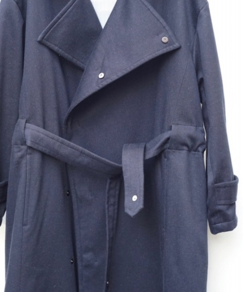 Milok(ミロック)の「MAXI TRENCH COAT(トレンチコート・メンズ・ネイビー・44/46)」の4枚目の写真