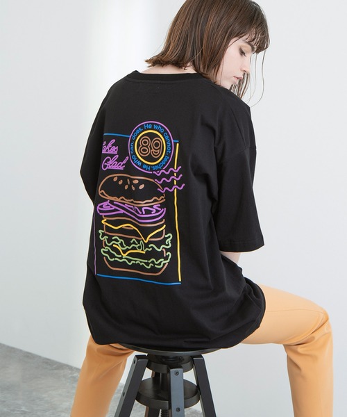 EMMA CLOTHES（エマクローズ）の「ART×EMMA CLOTHES別注 アート転写プリントビッグシルエット半袖カットソー バックプリント グラフィック カットソー（Tシャツ/カットソー・メンズ・ベージュ系その他/ブラック系その他2/グリーン系その他2/グリーン系その他/ブラック系その他3/グリーン系その他3/ホワイト系その他/ホワイト系その他2/ベージュ系その他2/ブラック系その他/ホワイト系その他3/ベージュ系その他3/ブラウン系その他/ブラウン系その他2/ブラウン系その他3/ブルー系その他2/ブルー系その他3/ブルー系その他/グリーン系その他6/グリーン系その他7/ベージュ系その他4/ベージュ系その他5/ブラック系その他4/ブラック系その他5/ブラック系その他6/ブラック系その他7/グリーン系その他5/ホワイト系その他7/ホワイト系その他5/ホワイト系その他6/ベージュ系その他6/ベージュ系その他7/グリーン系その他4/ブルー系その他5/ブルー系その他6/ブルー系その他7/その他9/その他/ホワイト系その他4/その他4/その他6/その他7/その他10/その他8/ブルー系その他4/その他2/その他3/その他5・M/L/S）」の13枚目の写真