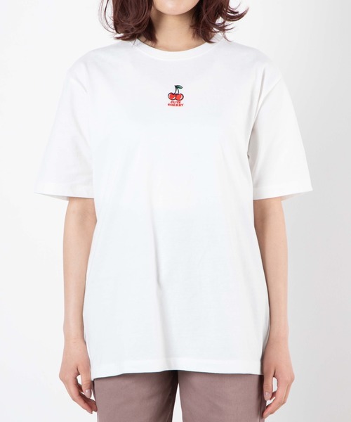 WEGO（ウィゴー）の「WEGO/チェリーワンポイントTシャツ（Tシャツ/カットソー・レディース・ブラック/ホワイト・LARGE/SMALL/MEDIUM）」の6枚目の写真