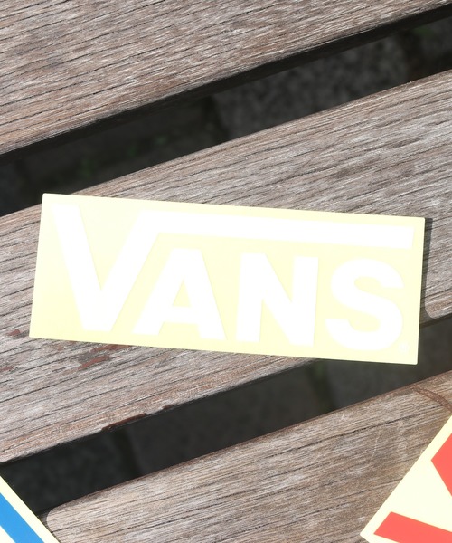 VANS(バンズ)の「VANS/ヴァンズ VANS Logo STICKER S ステッカー(ステッカー/テープ・メンズ・レッド/ホワイト/ネイビー・FREE)」の7枚目の写真
