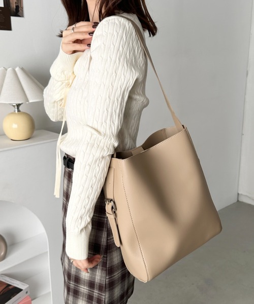 CLEA（クレア）の「【A4サイズ対応】太ベルトワンハンドル ポーチ付き