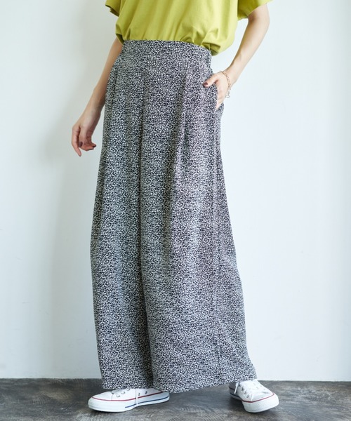 AMERICAN HOLIC(アメリカンホリック)の「センタータックリラックスワイドパンツ1 *(その他パンツ・レディース・ドット/ブラック/その他14・M/L)」の1枚目の写真