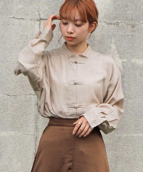 tiptop(ティップトップ)の「チャイナロングスリーブBIGシャツ(シャツ/ブラウス・レディース・オフホワイト/ブラック/ベージュ・FREE)」の3枚目の写真