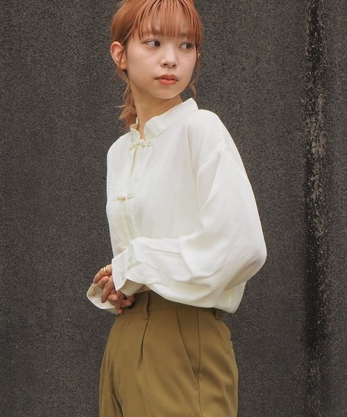tiptop(ティップトップ)の「チャイナロングスリーブBIGシャツ(シャツ/ブラウス・レディース・オフホワイト/ブラック/ベージュ・FREE)」の5枚目の写真