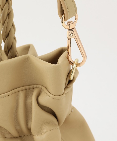 ROPE' PICNIC(ロペピクニック)の「ツイストハンドルシャーリングラウンドトート&ショルダーバッグ(ショルダーバッグ・レディース・ブラック/ベージュ系その他・FREE)」の3枚目の写真