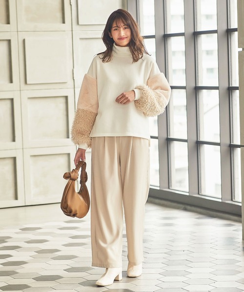 KOBE LETTUCE（コウベレタス）の「[ 裏起毛 ]ファー切替スリーブモックネックプルオーバー（その他トップス・レディース・グレイッシュベージュ/アイボリー/ブラック・FREE）」の7枚目の写真