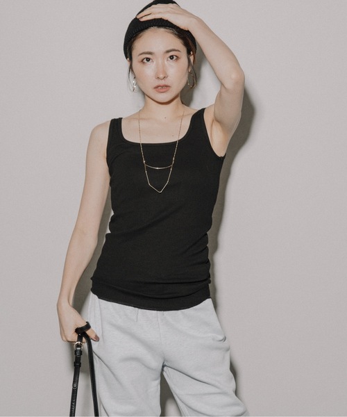 eversince（エバーシンス）の「【ペールトーン】スクエアネック・リブタンクトップ（タンクトップ・レディース・ブラック/グリーン/グレイッシュベージュ/アイボリー/オフホワイト/ピンク・M/L）」の3枚目の写真