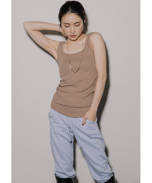 eversince（エバーシンス）の「【ペールトーン】スクエアネック・リブタンクトップ（タンクトップ・レディース・ブラック/グリーン/グレイッシュベージュ/アイボリー/オフホワイト/ピンク・M/L）」の19枚目の写真