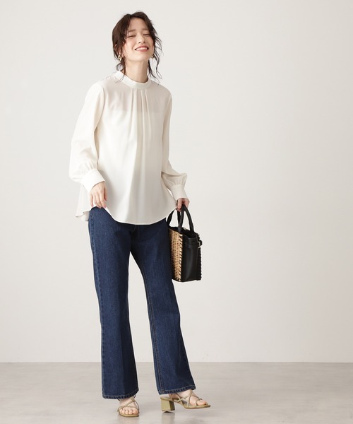 N.（N. Natural Beauty Basic）（エヌエヌナチュラルビューティーベーシック）の「◆フハクキリカエバックシャーリングブラウス（シャツ/ブラウス・レディース・ネイビー/アイボリー/モカ・MEDIUM）」の4枚目の写真