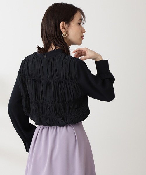 N.（N. Natural Beauty Basic）（エヌエヌナチュラルビューティーベーシック）の「◆フハクキリカエバックシャーリングブラウス（シャツ/ブラウス・レディース・ネイビー/アイボリー/モカ・MEDIUM）」の10枚目の写真