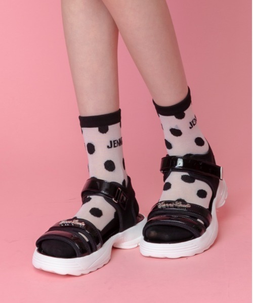 JENNI love（ジェニィラブ）の「ロゴプレートスポサン（サンダル・キッズ・シルバー/ブラック/オフホワイト・20cm/22cm/24cm/23cm/21cm）」の2枚目の写真