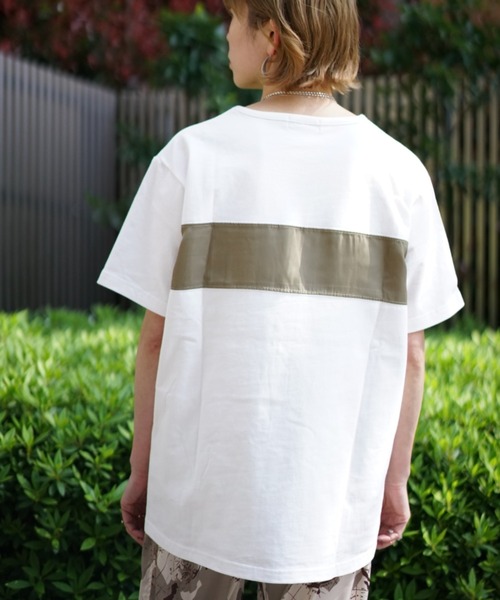 AVIREX(アヴィレックス)の「プリントコンビミリタリープルオーバー/ PRINT COMBI MILITARY PULLOVER(Tシャツ/カットソー・レディース・オフホワイト/ブルー/マスタード・FREE)」の7枚目の写真