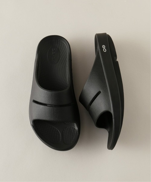 OOFOS（ウーフォス）の「【OOFOS / ウーフォス】 OOAHH（サンダル・メンズ・ブラック/ブラウン・25cm/26cm/27cm/28cm）」の2枚目の写真