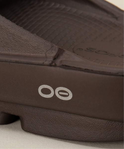 OOFOS（ウーフォス）の「【OOFOS / ウーフォス】 OOAHH（サンダル・メンズ・ブラック/ブラウン・25cm/26cm/27cm/28cm）」の15枚目の写真