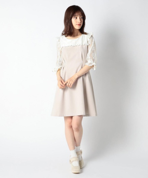 LODISPOTTO(ロディスポット)の「スクエアフリルAラインワンピース(ワンピース・レディース・ブラック/ピンクベージュ・MEDIUM)」の12枚目の写真