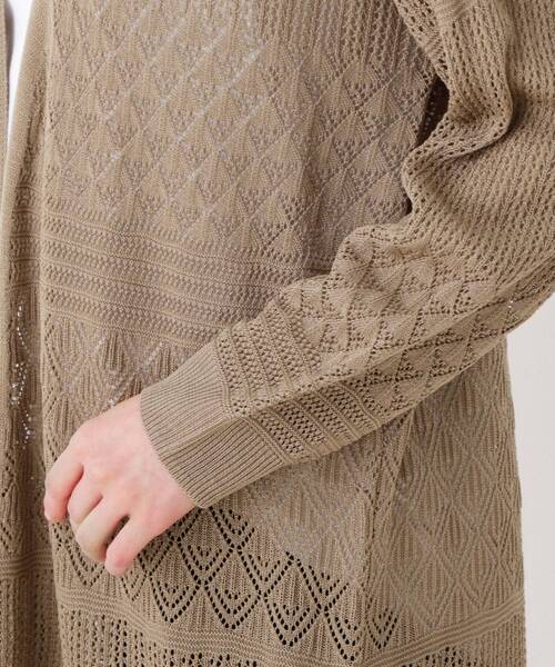 SHOO・LA・RUE（シューラルー）の「◆透かし柄ニットロングカーディガン（カーディガン/ボレロ・レディース・ブラック/ダークブラウン/オフホワイト・02/03/04）」の5枚目の写真