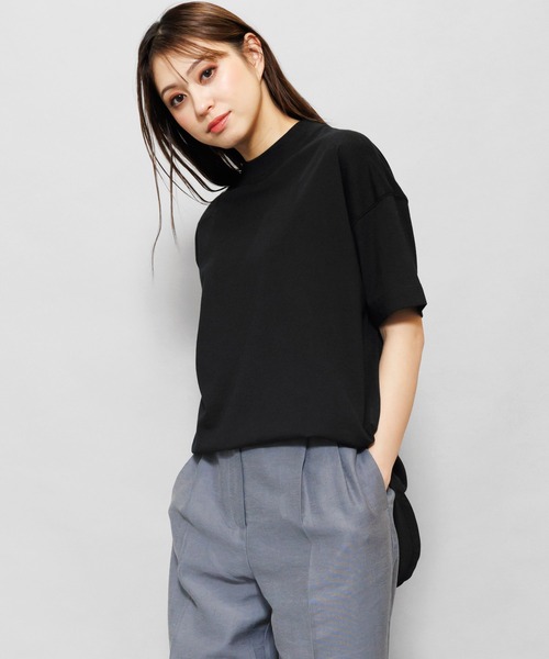 mili an deni(ミリアンデニ)の「プチハイネック綿100%半袖裾ラウンドTシャツ(Tシャツ/カットソー・レディース・ベージュ/ブラック/チャコールグレー/オフホワイト/アッシュグレー/杢グレー・L/M)」の2枚目の写真