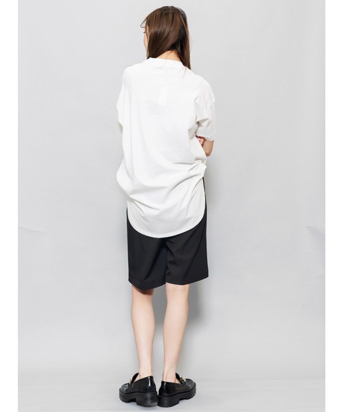 mili an deni(ミリアンデニ)の「プチハイネック綿100%半袖裾ラウンドTシャツ(Tシャツ/カットソー・レディース・ベージュ/ブラック/チャコールグレー/オフホワイト/アッシュグレー/杢グレー・L/M)」の8枚目の写真
