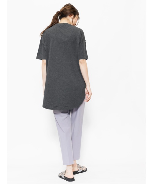 mili an deni(ミリアンデニ)の「プチハイネック綿100%半袖裾ラウンドTシャツ(Tシャツ/カットソー・レディース・ベージュ/ブラック/チャコールグレー/オフホワイト/アッシュグレー/杢グレー・L/M)」の12枚目の写真