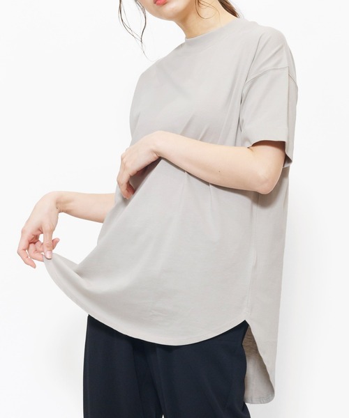 mili an deni(ミリアンデニ)の「プチハイネック綿100%半袖裾ラウンドTシャツ(Tシャツ/カットソー・レディース・ベージュ/ブラック/チャコールグレー/オフホワイト/アッシュグレー/杢グレー・L/M)」の13枚目の写真