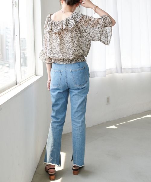 DISCOAT（ディスコート）の「小花柄2WAYオフショルブラウス（シャツ/ブラウス・レディース・ブラック/ベージュ/レッド/グリーン・FREE）」の15枚目の写真