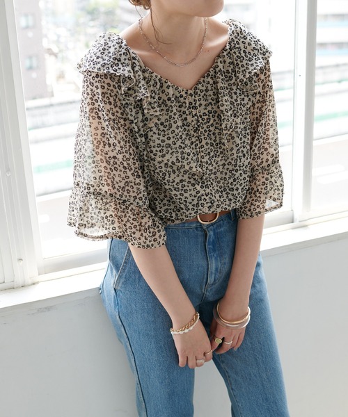 DISCOAT（ディスコート）の「小花柄2WAYオフショルブラウス（シャツ/ブラウス・レディース・ブラック/ベージュ/レッド/グリーン・FREE）」の17枚目の写真