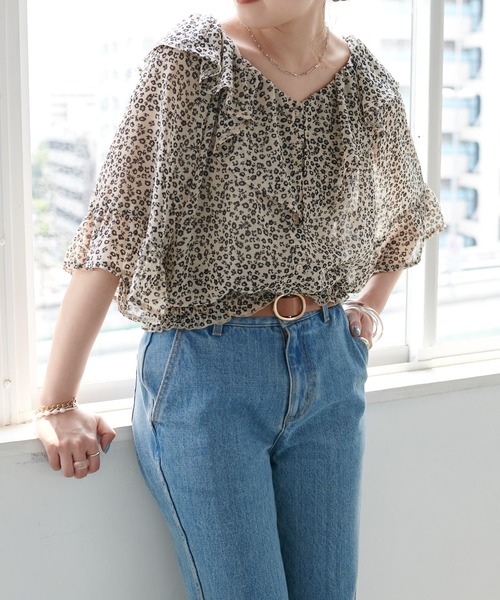 DISCOAT（ディスコート）の「小花柄2WAYオフショルブラウス（シャツ/ブラウス・レディース・ブラック/ベージュ/レッド/グリーン・FREE）」の18枚目の写真