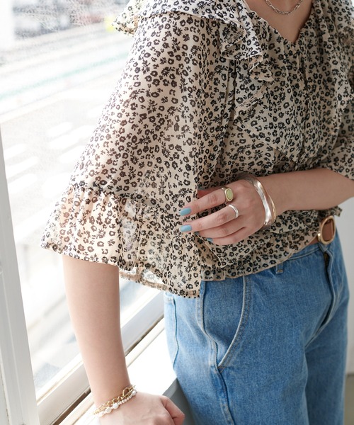 DISCOAT（ディスコート）の「小花柄2WAYオフショルブラウス（シャツ/ブラウス・レディース・ブラック/ベージュ/レッド/グリーン・FREE）」の19枚目の写真