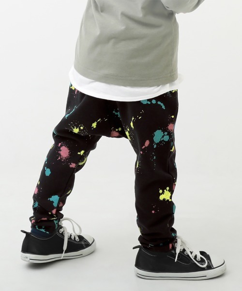 devirock（デビロック）の「プリント サルエル スウェットパンツ（ゆったり）（スウェットパンツ・キッズ・ライトブラウン/グレー/グレー系その他/ベージュ/ブラック/ブラウン/ブラウン系その他/ブラック系その他/モカ/カーキ/ダークベージュ・80ｃｍ/110cm/130cm/120cm/100cm/140cm/150cm/90cm/160cm）」の3枚目の写真