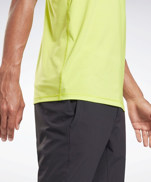 Reebok(リーボック)の「レズミルズ アクティブチル シングレット (タンクトップ・メンズ・ブラック/イエロー・X-LARGE/X-SMALL/XX-LARGE/LARGE/MEDIUM/SMALL/XXX-LARGE)」の11枚目の写真