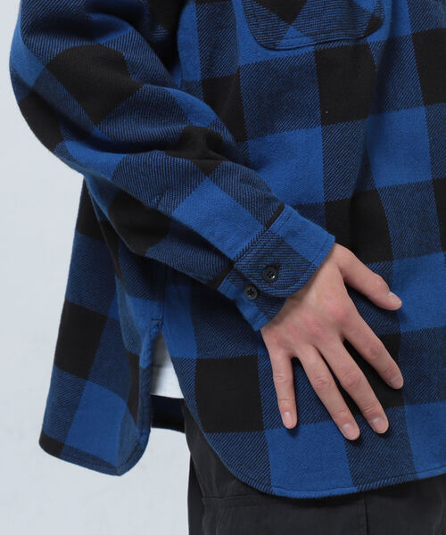 BEAMS(ビームス)の「BEAMS / ハーフジップ バッファローチェック プルオーバーシャツ(シャツ/ブラウス・メンズ・レッド/ブルー・SMALL/MEDIUM/LARGE/X-LARGE)」の12枚目の写真