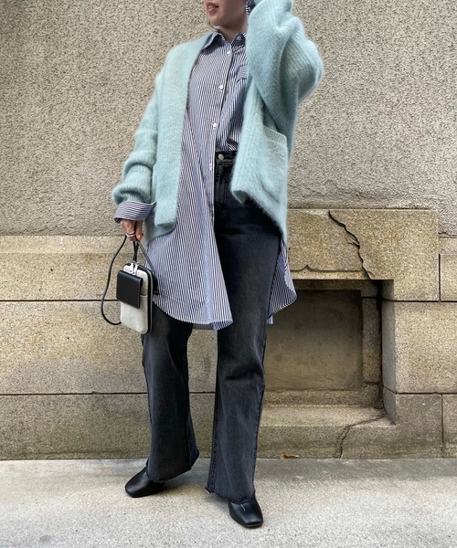 DouDou（ドゥドゥ）の「スリットフレアデニム（デニムパンツ・レディース・ブラック/ブルー・36/38）」の5枚目の写真