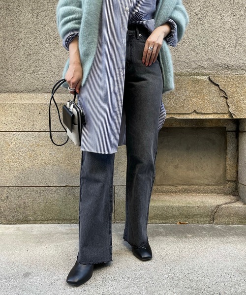 DouDou（ドゥドゥ）の「スリットフレアデニム（デニムパンツ・レディース・ブラック/ブルー・36/38）」の9枚目の写真