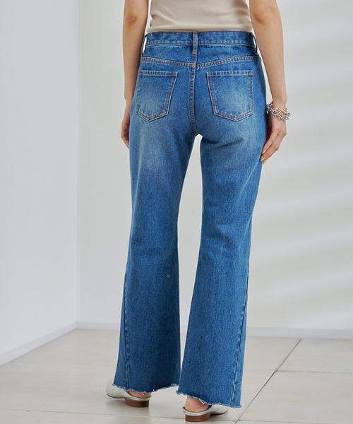 DouDou（ドゥドゥ）の「スリットフレアデニム（デニムパンツ・レディース・ブラック/ブルー・36/38）」の22枚目の写真