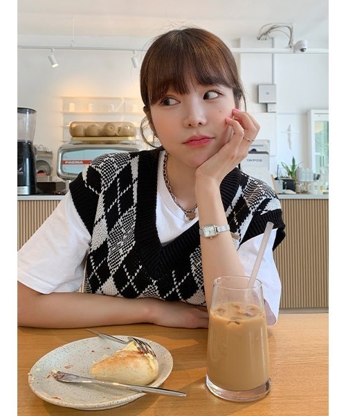 chuu（チュー）の「CHUU ロビンダイアニットベスト（ベスト・レディース・ブラウン/ブラック・FREE）」の15枚目の写真