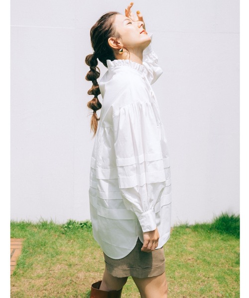 haco!（ハコ）の「【スザンヌさんコラボ】ほどよい甘さをミックスした 大人の可愛げリボンブラウス by LOVE&PEACE PROJECT（シャツ/ブラウス・レディース・キャメル/オフホワイト・LARGE/X-LARGE/MEDIUM/SMALL）」の16枚目の写真